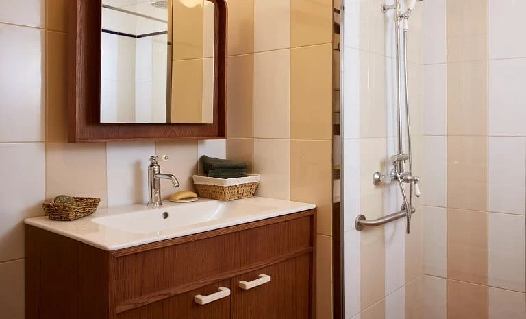 HAPPY SENIOR Maurice Ravel 6