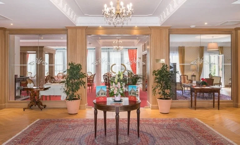 VILLA MEDICIS Saint-Cyr-L’Ecole 2