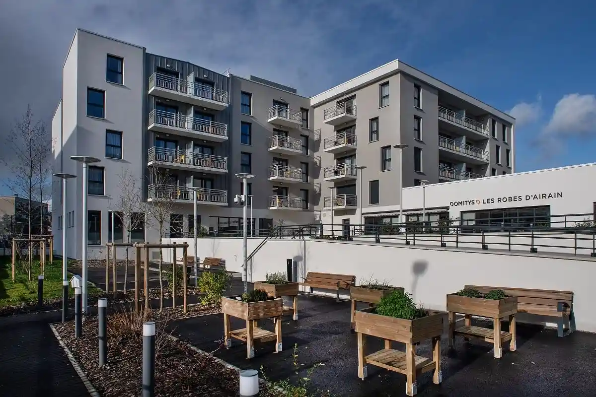 DOMITYS Les Robes d’Airain 0