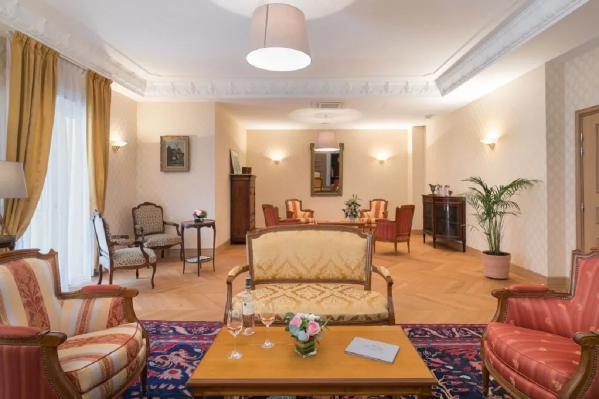 VILLA MEDICIS Saint-Cyr-L’Ecole 0