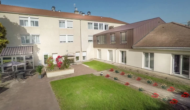 DOMUSVI La Roseraie 0