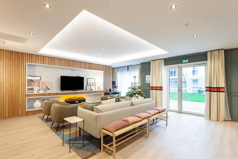 OVELIA Le Carré Joséphine 5