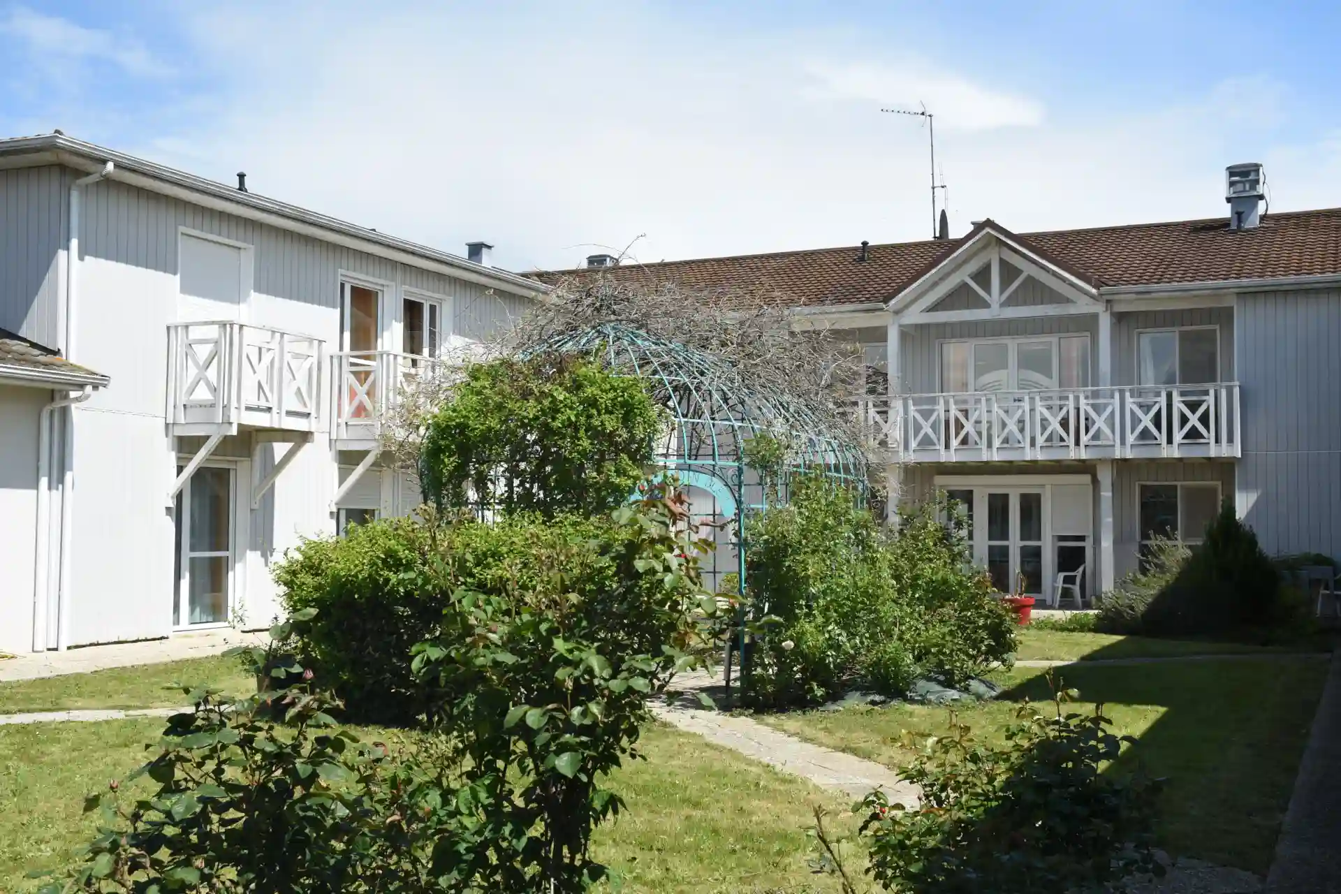 DOMUSVI Les Temps Bleus 1