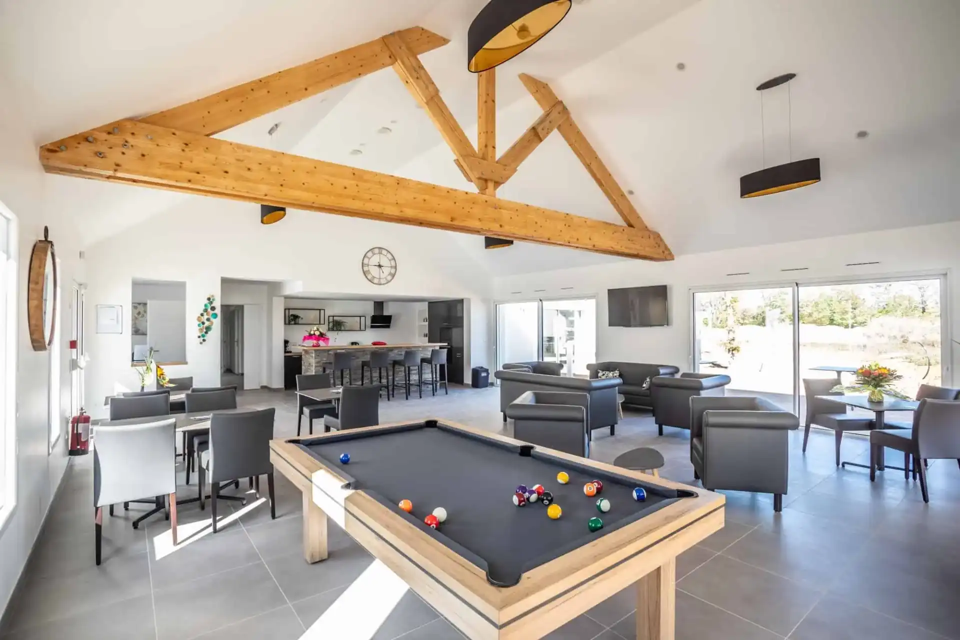 SERENYA COMME CHEZ VOUS La Promenade Royale 0