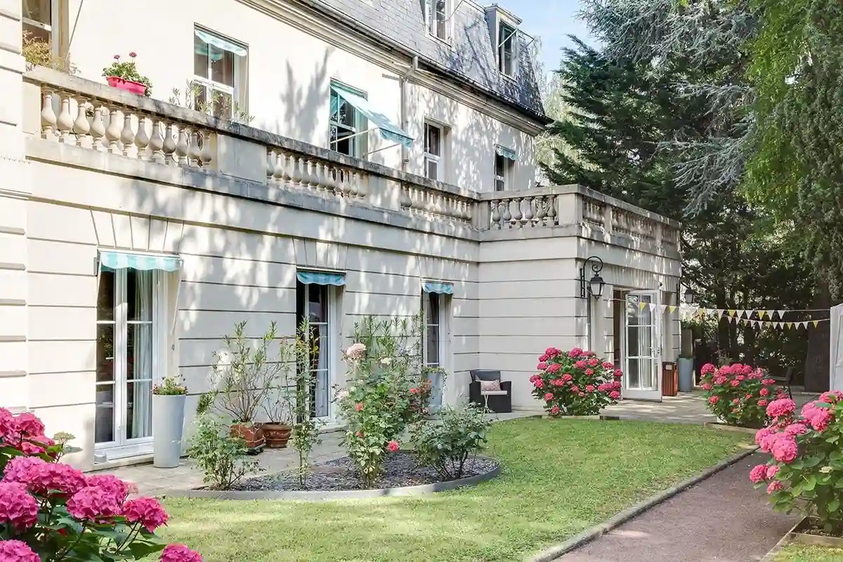 DOMUSVI La Villa des Sources 0