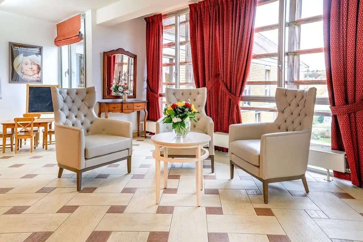 DOMUSVI Les Jardins Médicis Esches 2