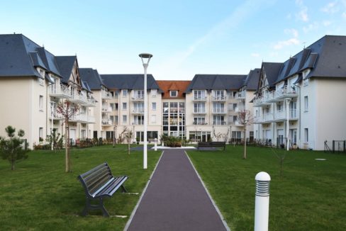 facade-exterieur-residence-senior-courseulle-sur-mer