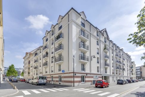facade-residence-senior-meaux-girandieres