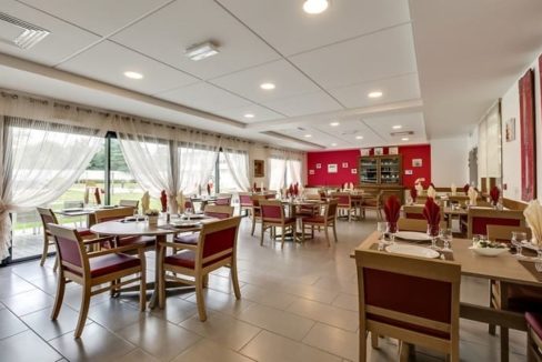 restaurant-residence-senior-olivet-girandieres