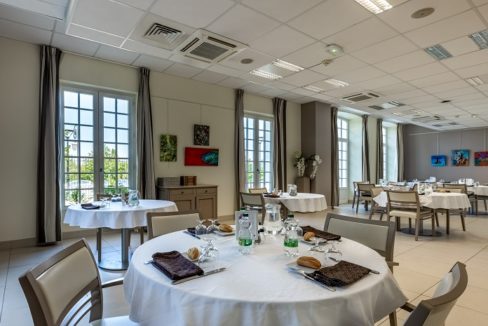 residence-senior-chateau-de-champlatreux-orpea-restaurant